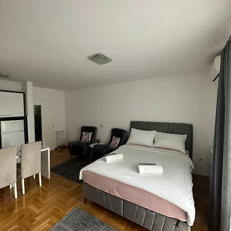 Nova Otoka 2 公寓 塞拉耶佛