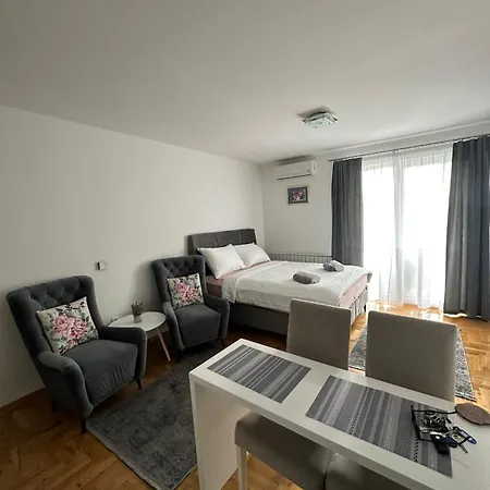 Nelly2 Apartment