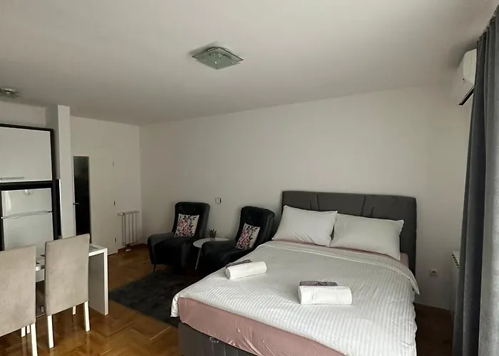 Nova Otoka 2 公寓 塞拉耶佛